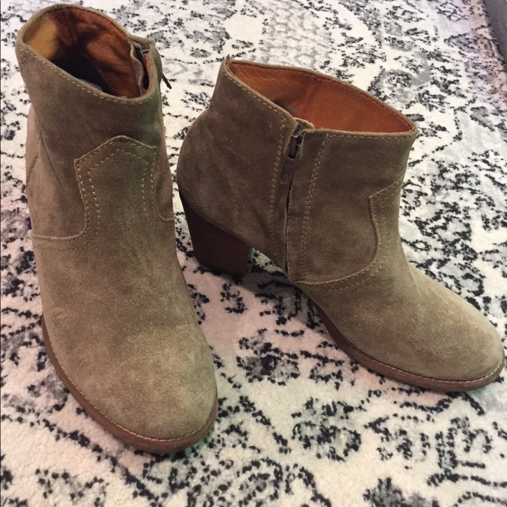 1937 Footwear suede tan ankle booties